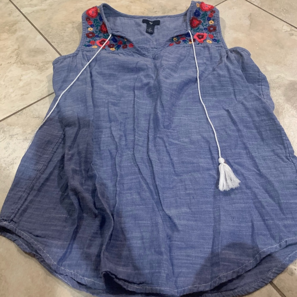 Gap shirt